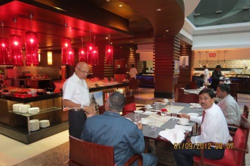 our-directors-having-breakfast-before-the-conference911